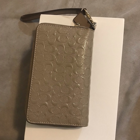 Coach Wallet - Picture 2 of 7